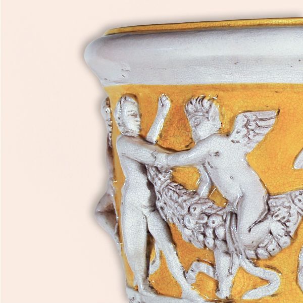 VASE WITH CHERUBS IN RELIEF CM.57H